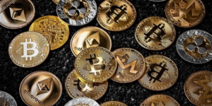 انخفاض أسعار العملات المشفرة بعد تعرض منصة باي بت للاختراق