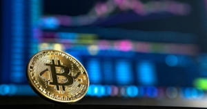 هبوط أسعار العملات المشفرة .. والبيتكوين تتداول أدنى 80 ألف دولار
