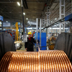 أسعار النحاس ترتفع وتتجاوز 10 آلاف دولار