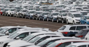 تراجع تسجيلات السيارات الأوروبية في أبريل .. ومبيعات تسلا تهبط 49%