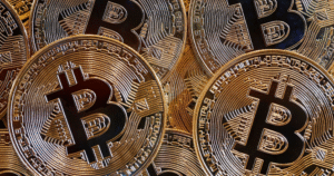 ارتفاع البيتكوين بعد التصويت على قوانين أمريكية للعملات المشفرة