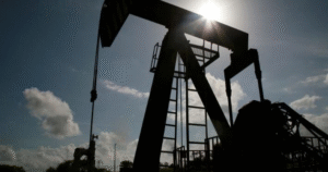 تراجع أسعار النفط مع تقييم خطر إغلاق الحكومة الأمريكية