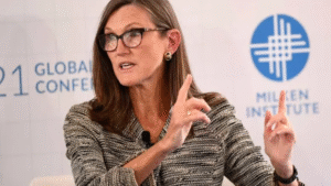 كاثي وود: سباق الهيمنة على الذكاء الاصطناعي يقتصر على 4 شركات كبرى