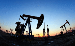 أسعار النفط تتحول للارتفاع بدعم من قرب انتهاء إغلاق الحكومة الأمريكية