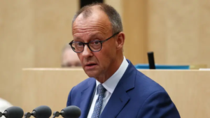 المستشار الألماني يحذر من وضع حرج في بعض قطاعات الاقتصاد