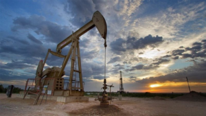 تراجع أسعار النفط مع تقييم الأسواق لاحتمالات زيادة الإمدادات