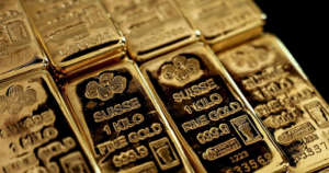 الذهب يخسر أكثر من 200 دولار والبلاتين يهبط 11%